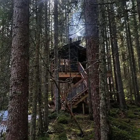 Treetop Ekne - Hytte I Skogen Med Hengebru Campsite Levanger