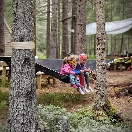Kemping Treetop Ekne - Hytte I Skogen Med Hengebru *